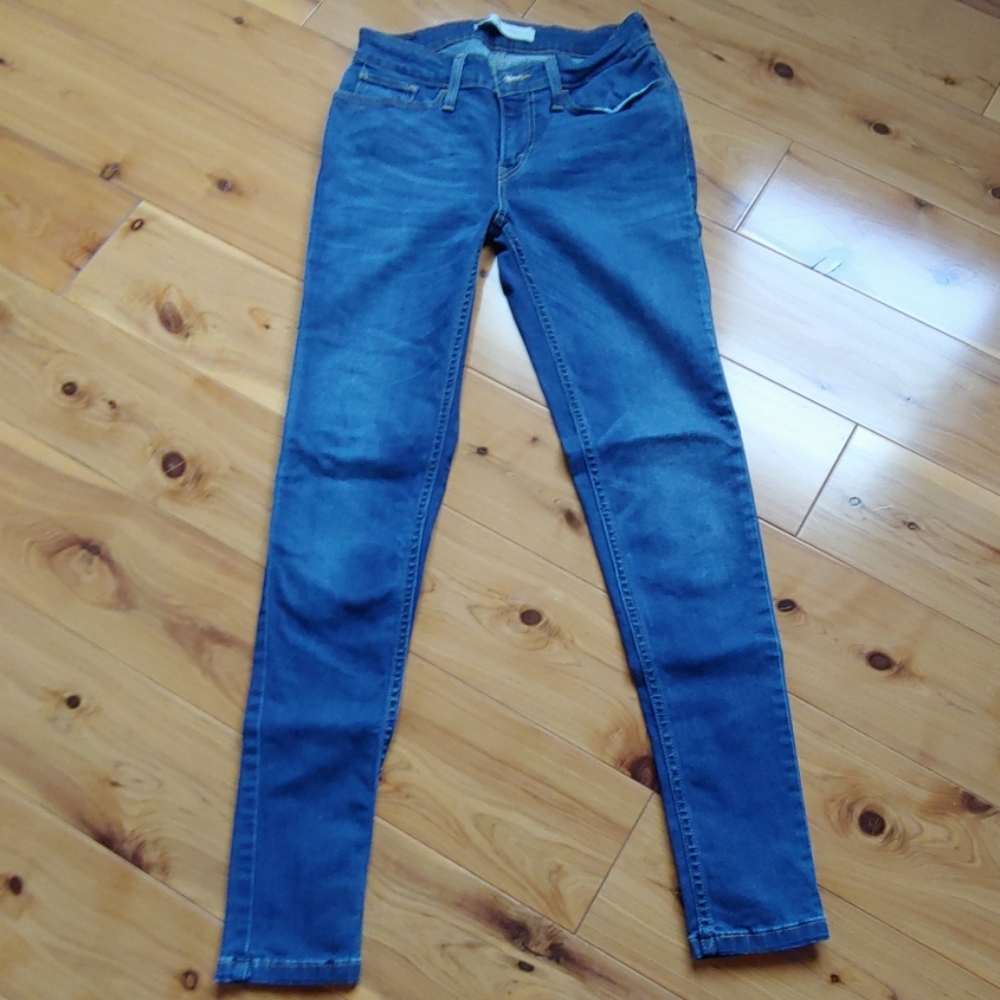 Levis - Picture 2 of 4